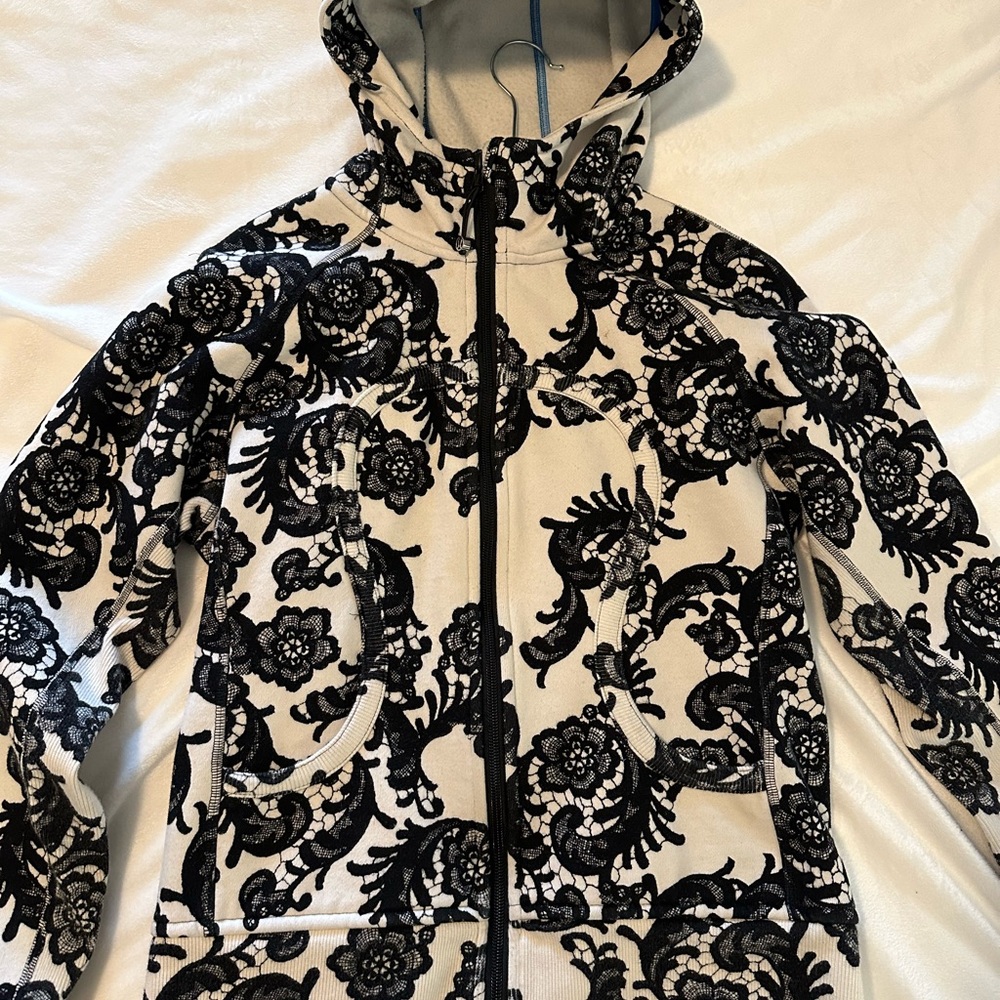 lululemon black and white zip up jacket with hood